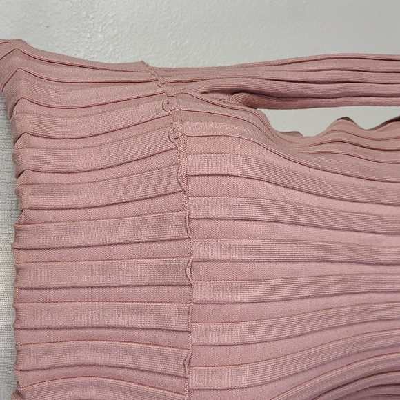 Sweater Size Large Blush Pink Off  Shoulder Lightweight Ribbed Knit Sexy Fall - Picture 3 of 6